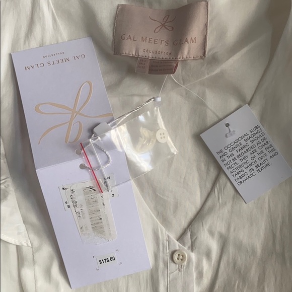 Firm Price. Gal meets glam Anna sleeveless V-neck dress. - Picture 11 of 11